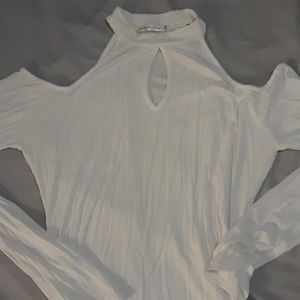 Cold open shoulder keyhole collar top Heart & Hips